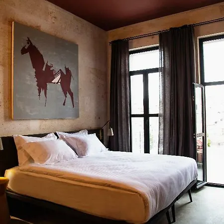 Carus Otel 4*